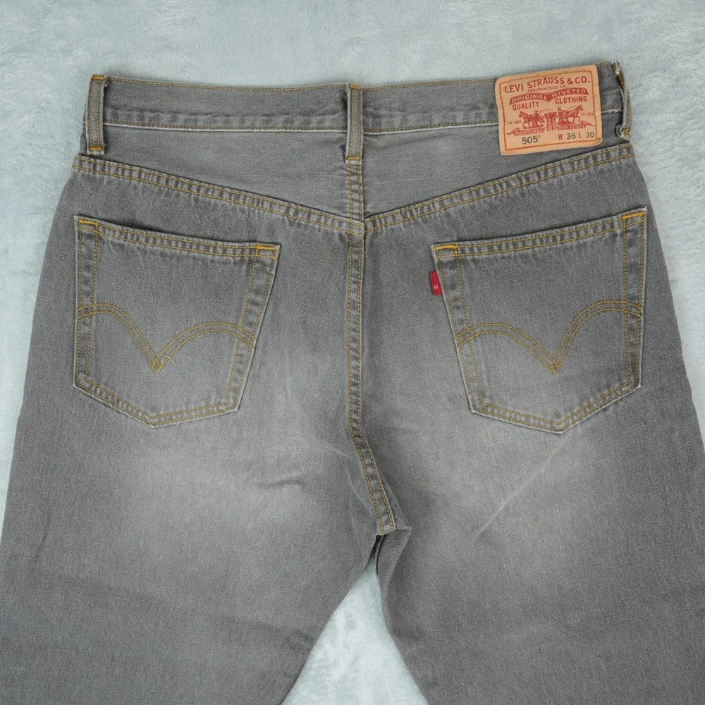 Vintage Levis 505 Jeans Mens 35x26.5 Hemmed Gray Regular Fit Straight Leg Denim